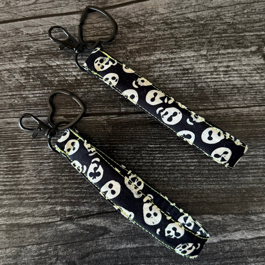 Nampa Bespoke Totes : Spooky Skulls Wristlet Keychain